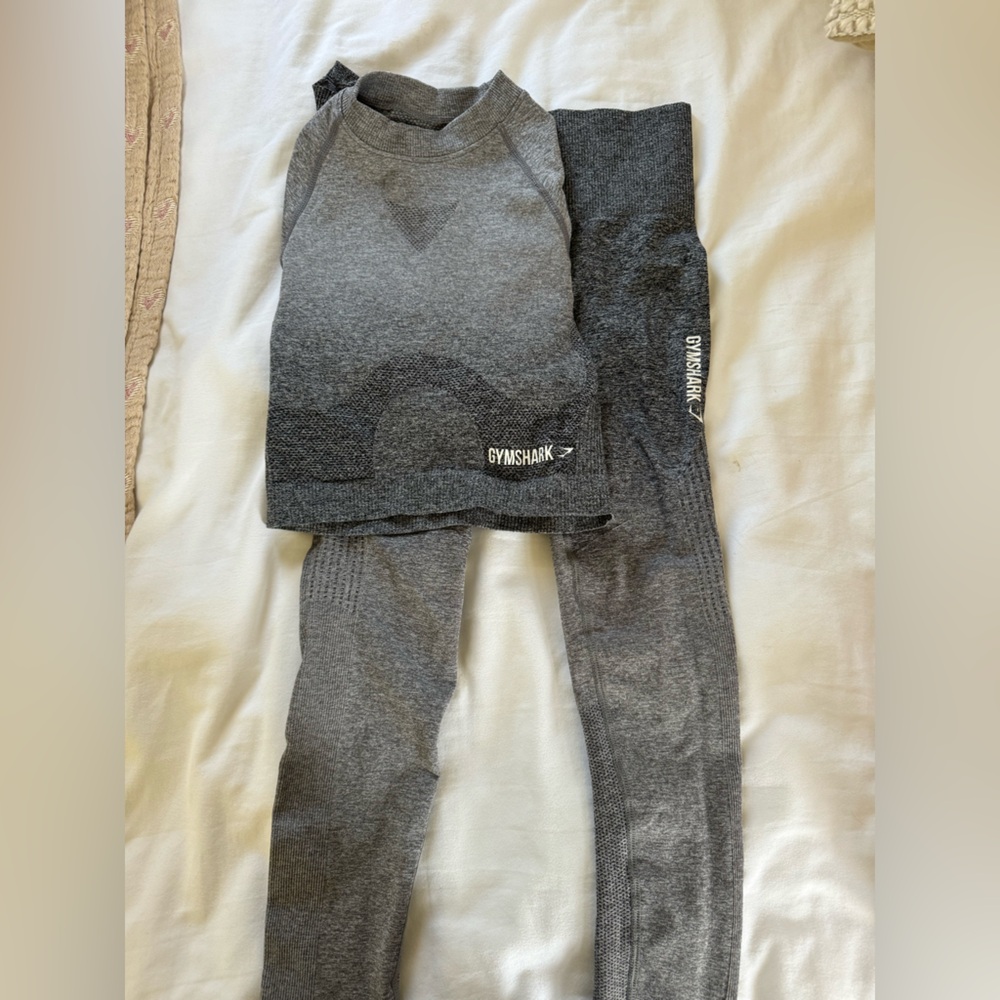 Gray Workout Set - Longsleeve Top Size Small